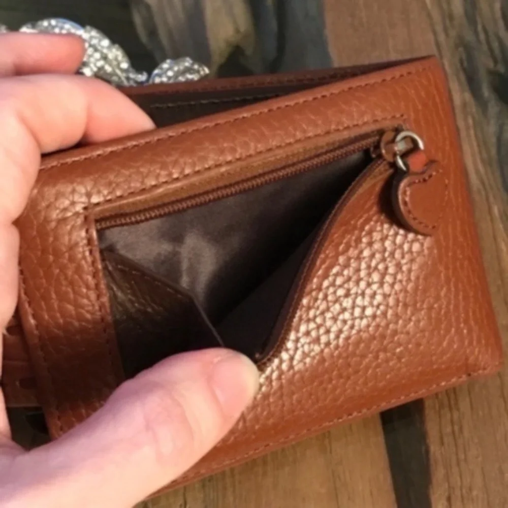 BRIGHTON Cognac Leather Wallet ID Organizer Zipper change coin purse zip Heart